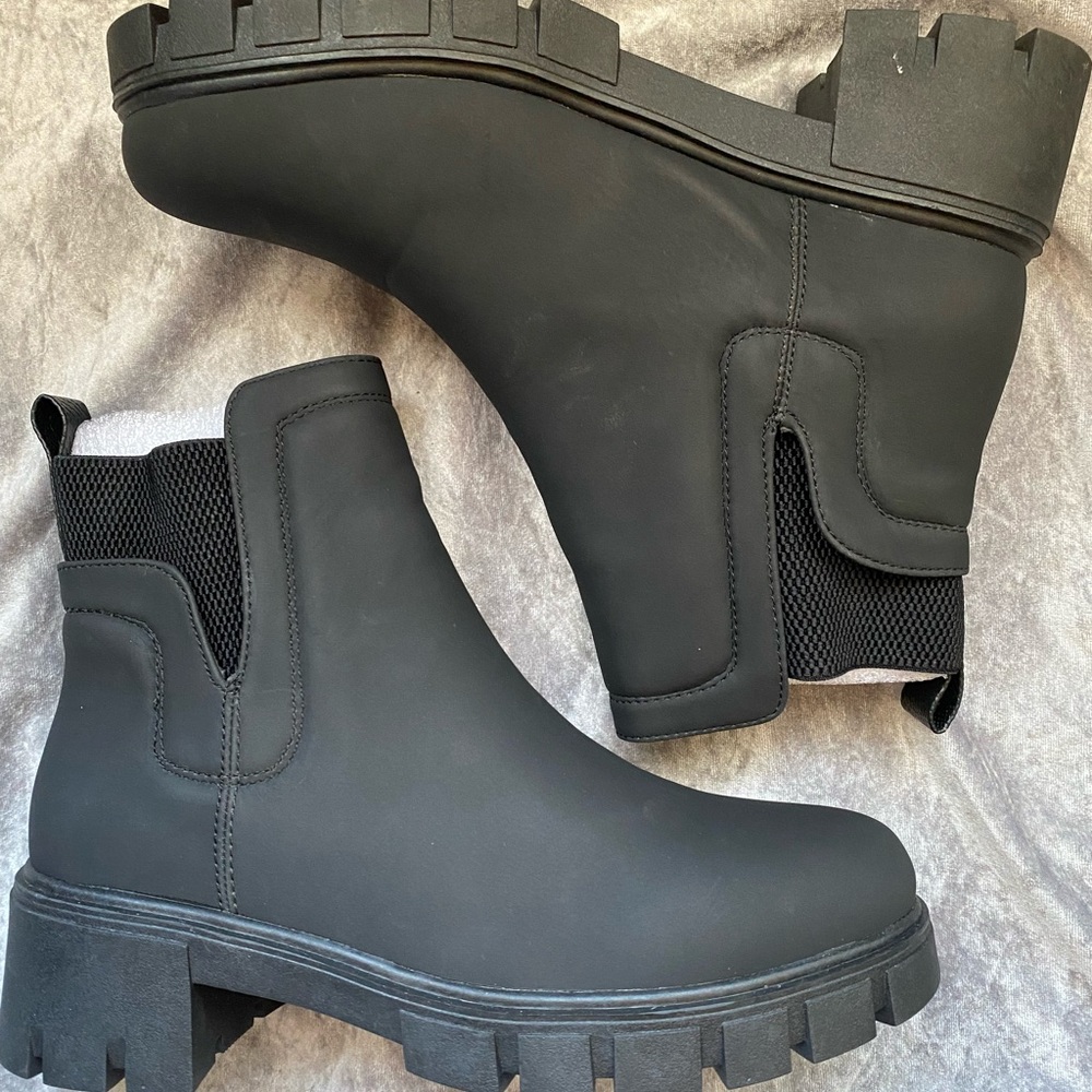 Women’s Size 9 Ankle Boots